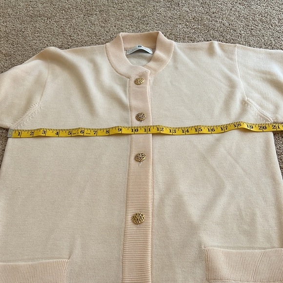 BALLANTYNE Size M cream merino wool gold front button Scottish cardigan - Picture 7 of 8